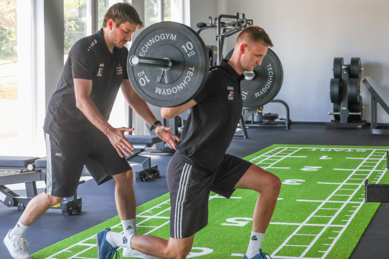 Training in der Kraftkammer