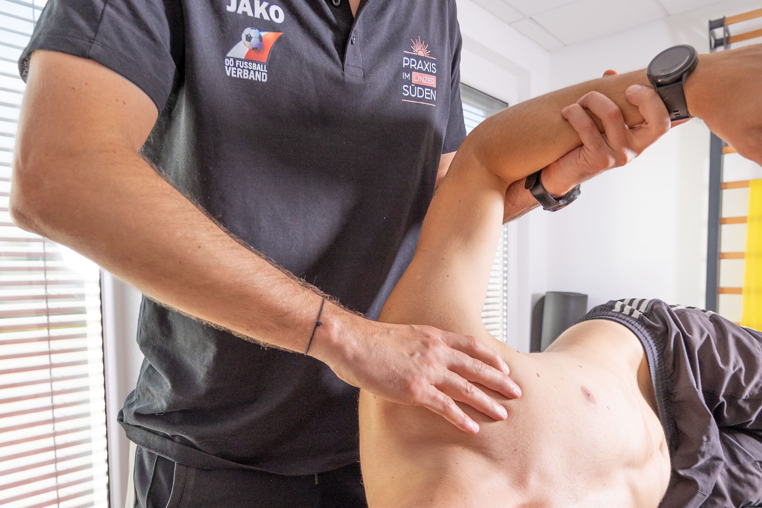 Manuelle Therapie während der Behandlung